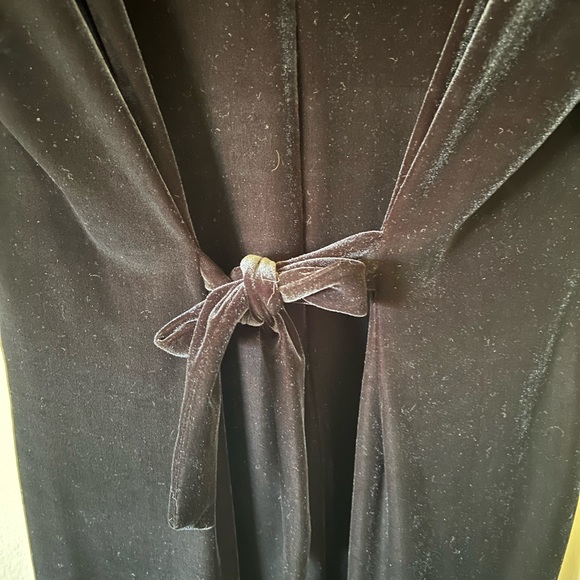 Hillard and Hanson Black Velvet Dress - Picture 3 of 4
